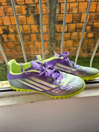 Chuteira F50 adidas