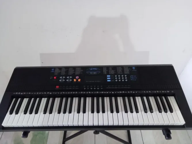 Vendo teclado spring (tc-21)+suport+ capa de proteção.