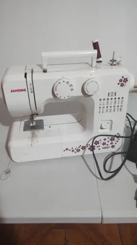 Máquina de costura jánome 1006 p