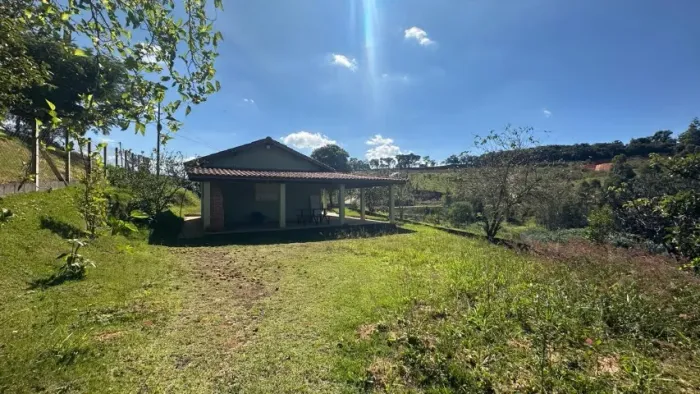 Chácara 1.000 m² em Toledo - MG