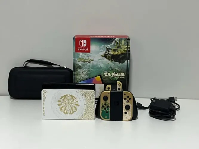 Nintendo Switch OLED Zelda ToTK + Caixa em ótimo estado