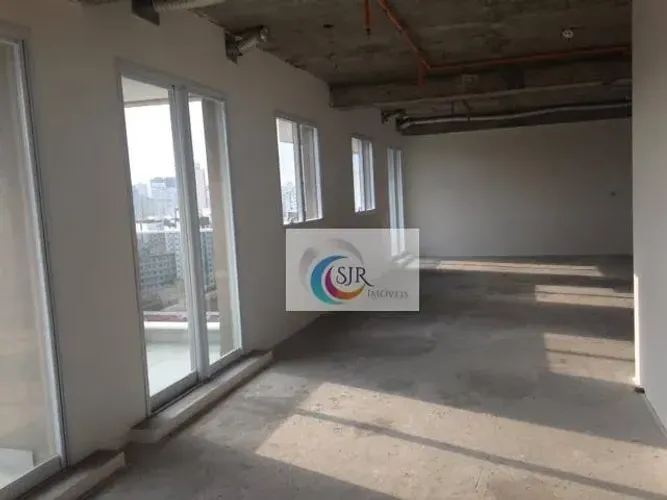 Edifício comercial com 547,10 m² de laje , com 14 vagas de garagem