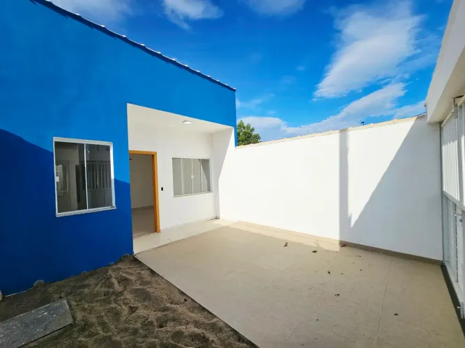 Casa com 02 quartos pronta para morar em Macaé! Aceita Financiamento bancário e uso do FGT