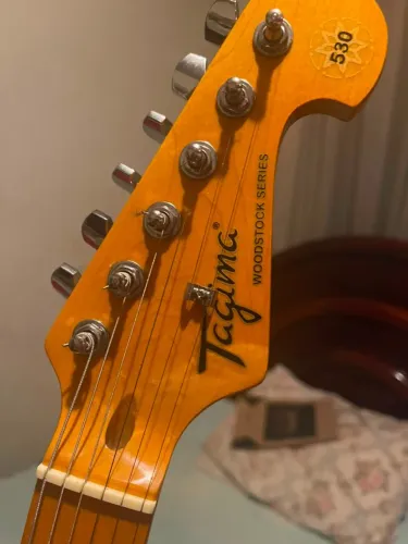 Guitarra TAGIMA 530