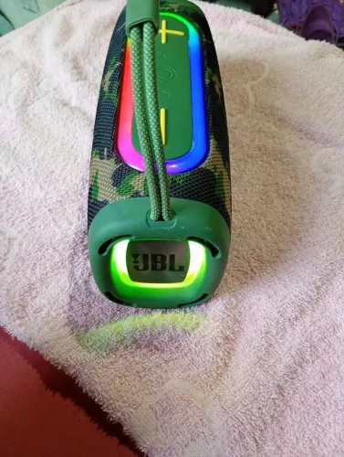 Caixinha de som JBL bombox nova