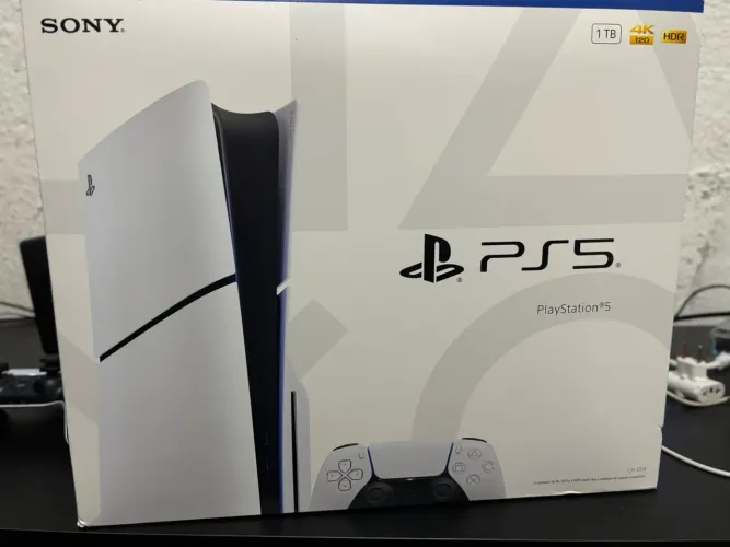 Vendo play station 5 slim novo