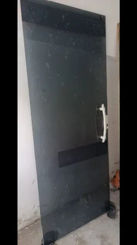 Vende-se porta de vidro fumê