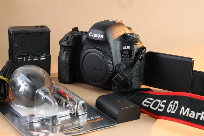 Canon EOS 6D Mark II - DSLR Full frame