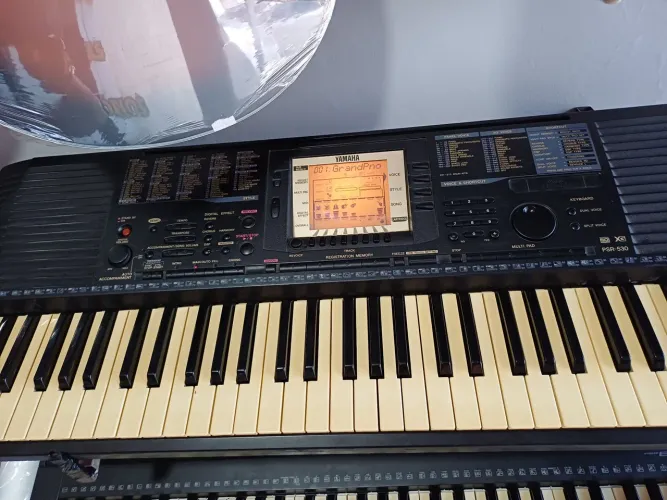 Teclado yamaha psr530 estado de novo.
