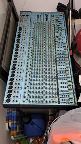 Mesa de som 32 canais usadas bom estado
