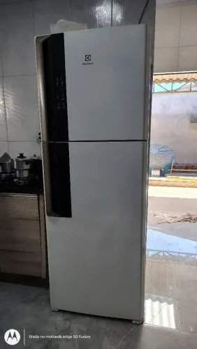 Geladeira Electrolux 346L