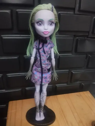 Monter high Twyla New scaremester