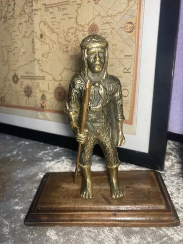Estátua em bronze