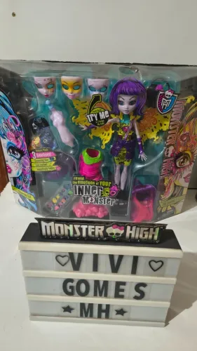 Monster High CAM Inner deluxe lacrada