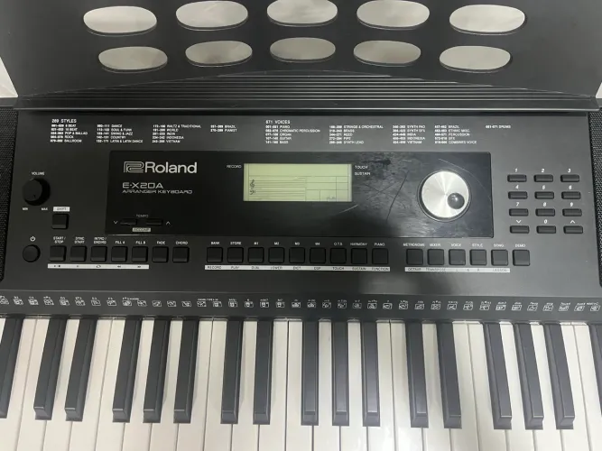 Teclado Roland E-X20A + Suporte de teclado IBOX