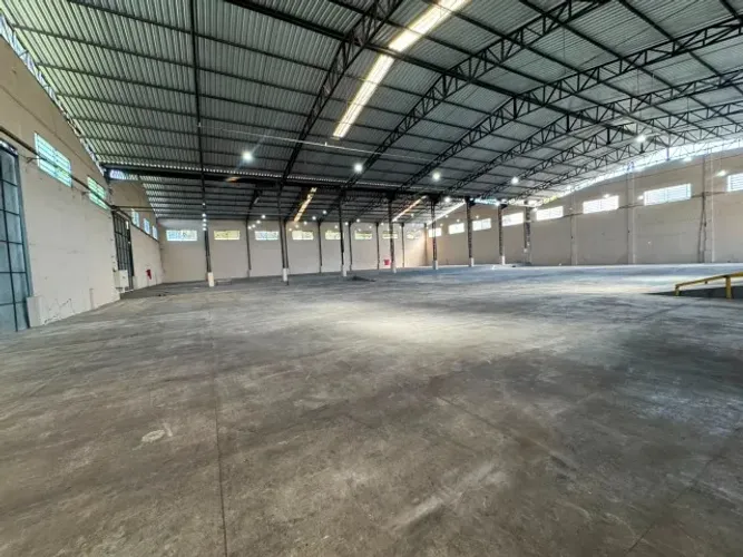 Galpão/Armazém 1.800m² + Terreno 4.694m² c/ Habite-se e AVCB no Parque Dez