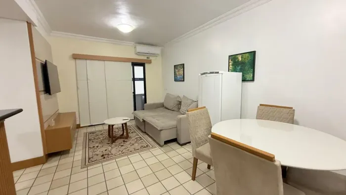 FLAT ADRIANÓPOLIS, MOBILIADO, COM 1 QUARTO R$ 4.000,00