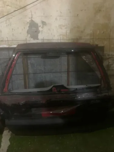 Vendo traseira da palio kendi( tampão dr porta malas )