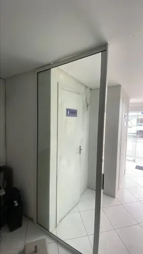 Vendo folha de blindex cada folha 150,00