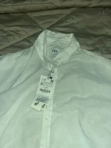 Camisa social de linho Zara na etiqueta tamanho GG