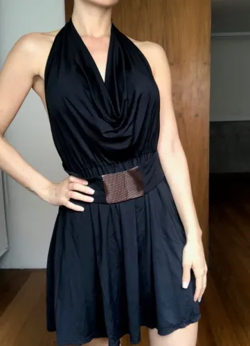 Vestido preto lindo e super elegante ?