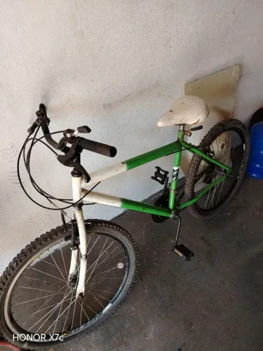 Duas bicicletas aro 26! Obs: 200$ cada uma... 