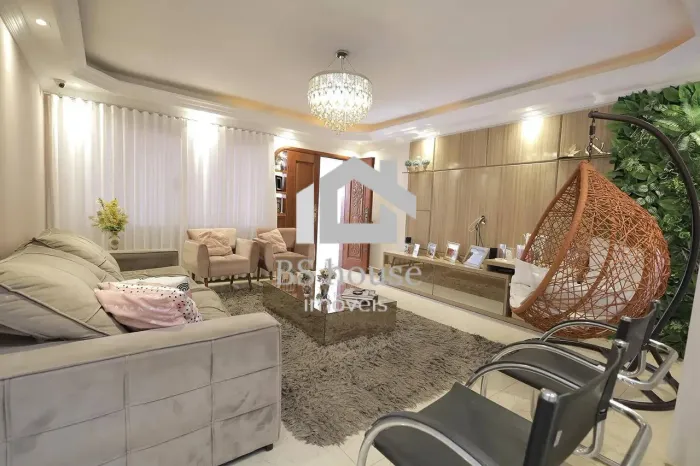 Sobrado, 233 m² - 4 dormitórios, 4 suítes, 6 banheiros, 4 vagas