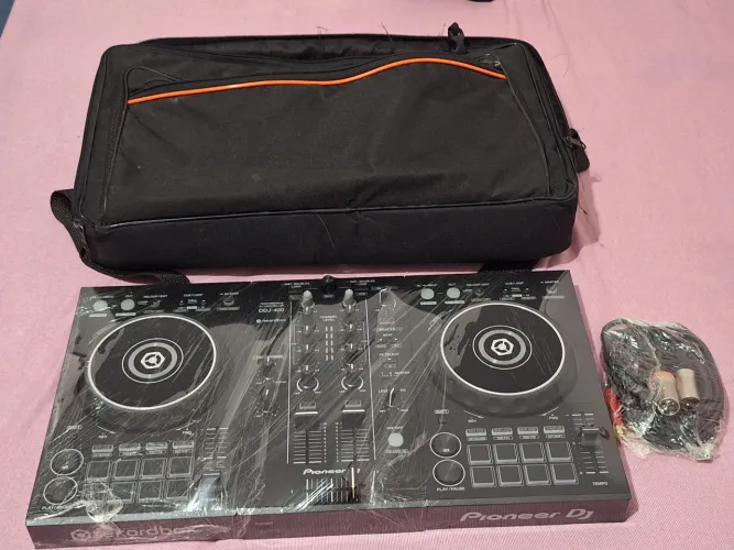 DDJ 400 com case e caixa original