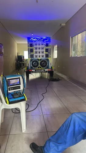 Carretinha reboque com paredão 