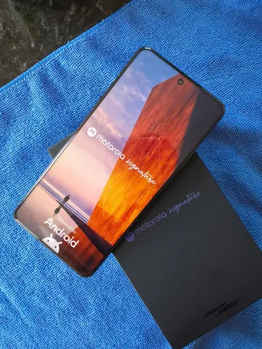 Motorola signature Novo. Desfrute da melhor câmera. Com capa e película 