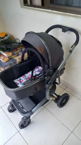 CARRINHO BERÇO EM OTIMO ESTADO RODAS GRANDES