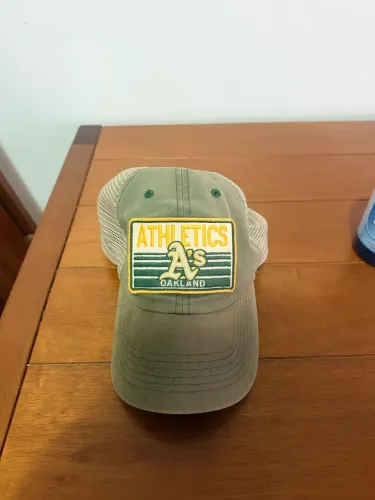 boné athletics, estou desapegando