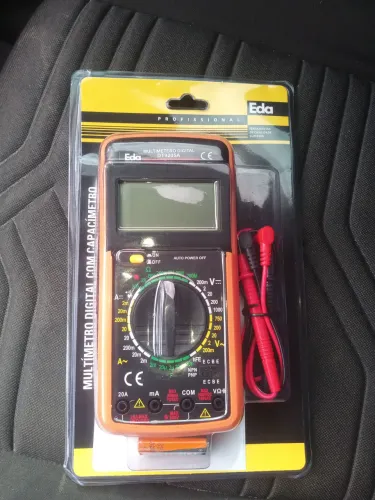 MULTÍMETRO DIGITAL COM CAPACÍMETRO