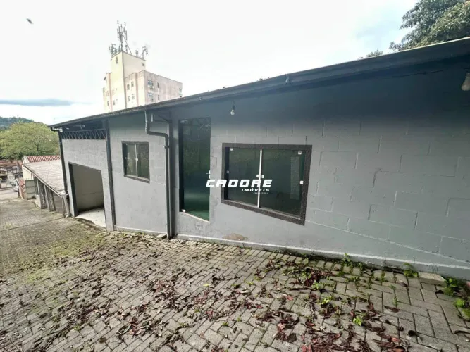 Galpão para Locação no Bairro Velha | Cadore Imóveis