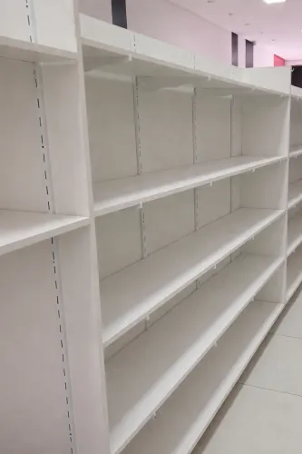 Vendo prateleira central com prateleira dos dois lados  2,40 M 