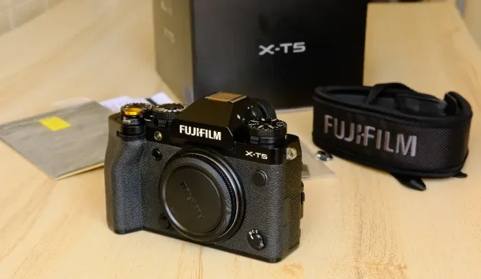 Fujifilm X-T5 Preta  Corpo, Caixa, Bateria e Acessórios Originais | Excelente Estado