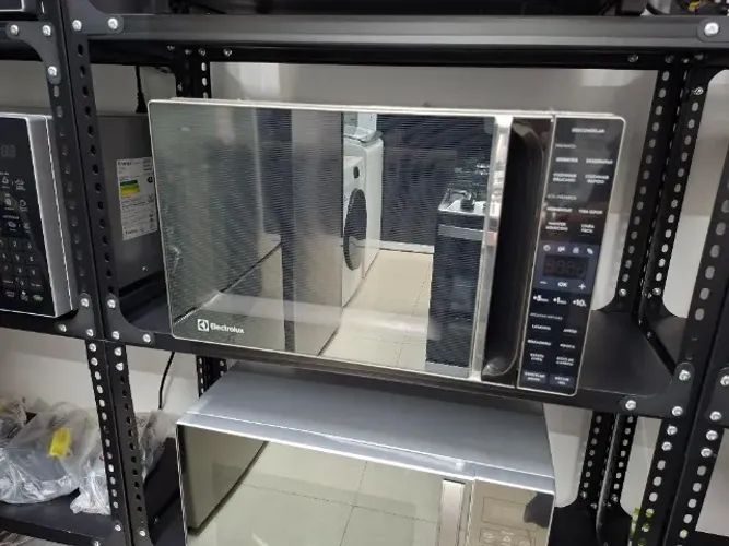 Microondas Eletrolux 36L 220v novo