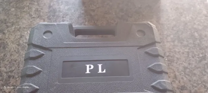 Furadeira e parafusadeira a bateria 