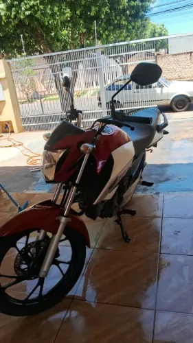 Titan 160 2024 vermelha