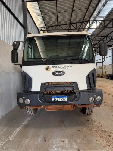CAMINHÃO BETONEIRA LIEBHERR 8m