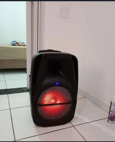 Caixa de som amplificada