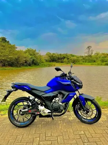 Moto FZ15