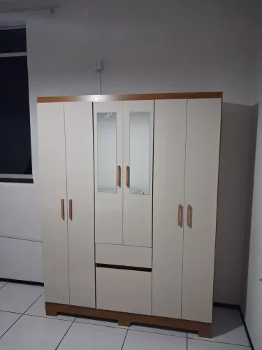 Guarda roupa 6 portas 2 gavetas novo e encaixado disponível 