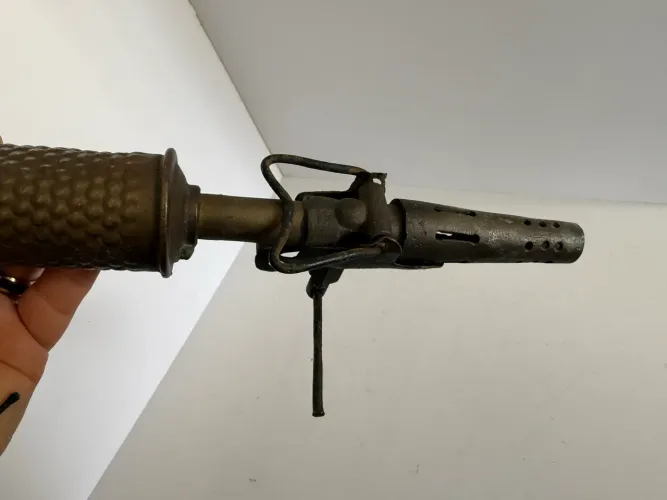 Maçarico a carbureto antigo de cobre 