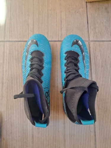 CHUTEIRA NIKE MERCURIAL . SOCIETY/CAMPO