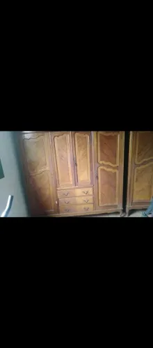 Guarda-roupa antigo, restaurado