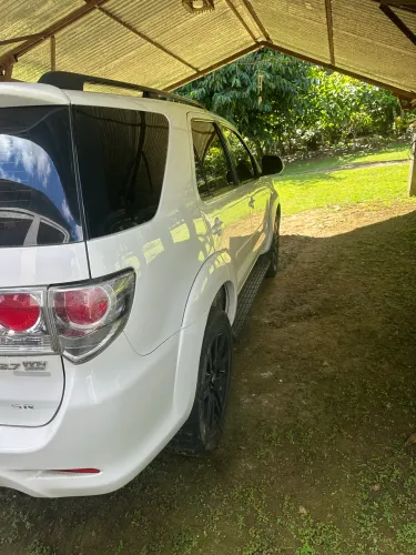 Toyota Hilux SW4 SR 4X2 2.7/ 2.7 Flex 16V Aut. 2015