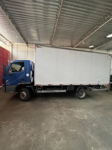 Mercedes Accelo 815 2014 Baú Seco - 170 mil km - Único Dono.
