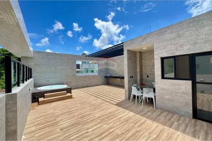 ALUGA-SE! Cobertura Exclusiva a 300m da Praia em Cabo Branco com Hidromassagem Privativa