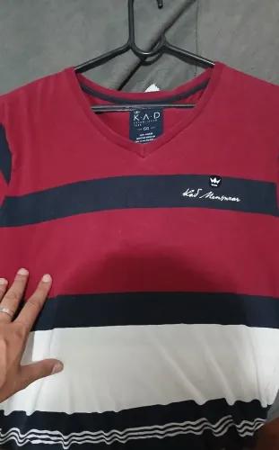 Camiseta KAD Listrada Vermelha Azul GG - Usada Pouco, Confortável